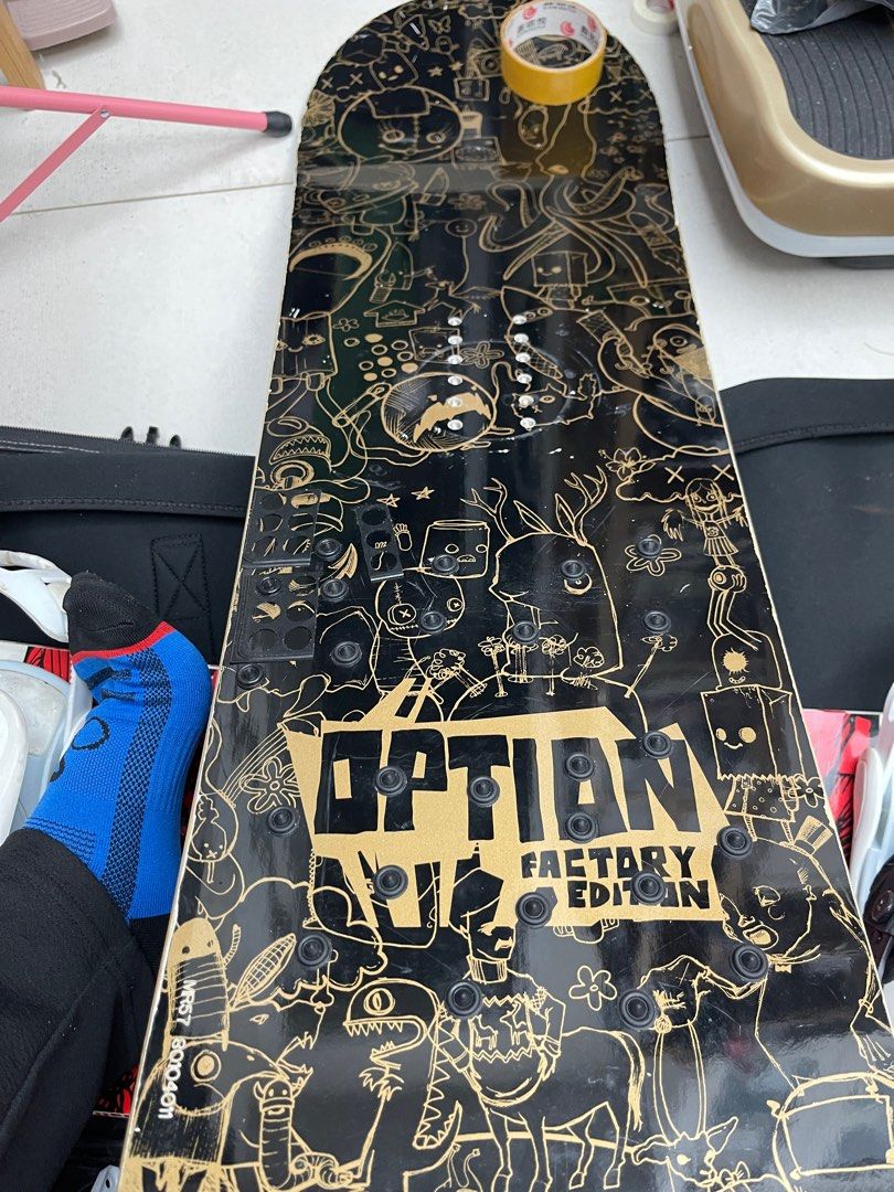 Snowboard 155cm 單板 Option 板 + 41.5 size boot（無binding) （分類：其他運動配件）位於 Hong Kong。 由 peter0225 提交（商品編號 1345782298，圖片 1）。簡介： Snowboard 155cm 單板 Option 板 + 41.5 size boot（無binding)。