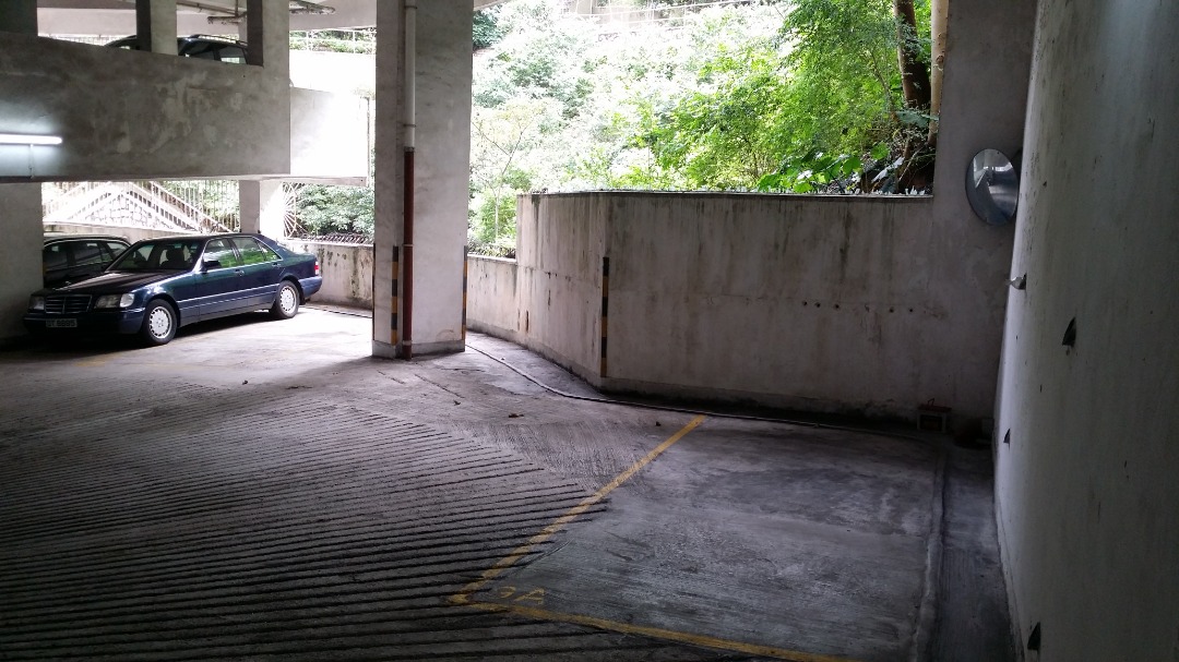 炮台山康福臺7號康盛苑1樓室內車位。直接業主，可隨時起租。62860001215106111