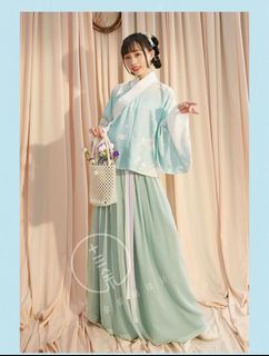十三余 漢服63017328490755110
