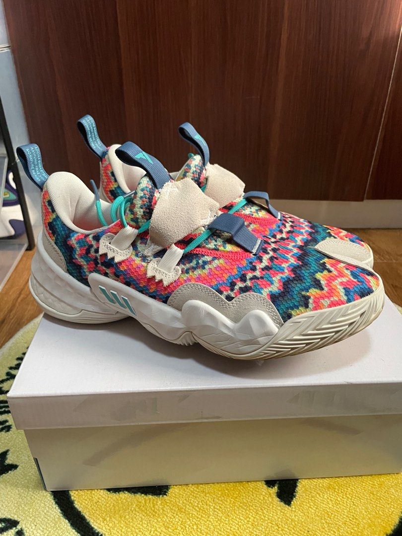 Adidas Trae 1 (Category: Sneakers) located in Muntinlupa City. Submitted by kdloading (Listing ID 1345919297, Image 3). Description: No issues just dirty outsole.