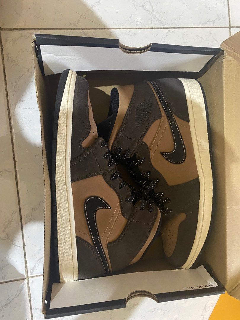 AJ dark chocolate (Category: Sneakers) located in Manila. Submitted by howfunff (Listing ID 1345929074, Image 1). Description: For Sale: Jordan 1 Mid SE “Dark Chocolate” Size: US 11 Condition: 9.5/10 (lightly worn) Box: Included but damaged Location: Las Piñas Feel free to message for additional details or photos!.