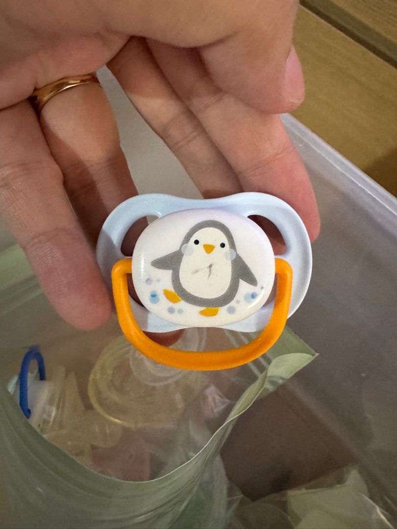 Avent Pacifier (Category: Soothers & Pacifiers) located in Cainta. Submitted by warmfish.f54ac9 (Listing ID 1345986989, Image 1). Description: Lightly used. Sterilized and washed.