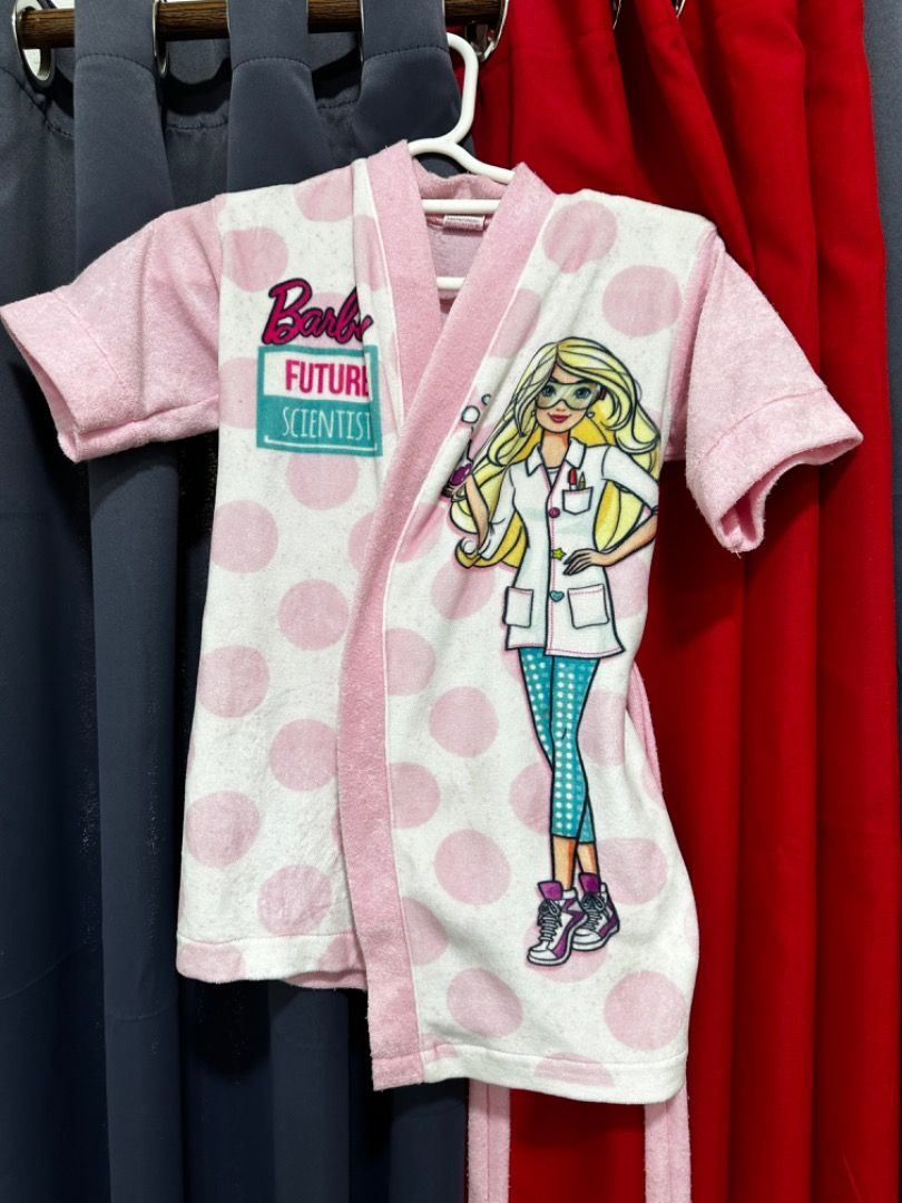 Barbie bath robe (Category: Other Baby Bathing & Changing Needs) located in Quezon City. Submitted by selenagayle (Listing ID 1346060461, Image 2). Description: .