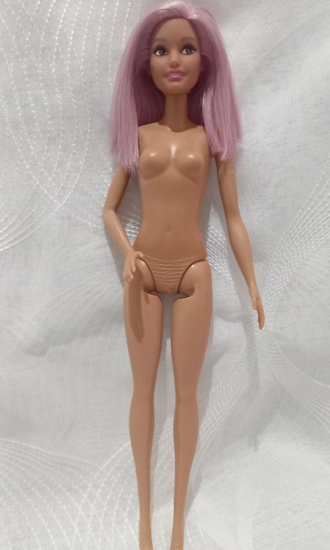 Barbie I Can Be Anything, Popstar (Category: Kids Toys) located in Iligan City. Submitted by mars.stufff (Listing ID 1345954330, Image 2). Description: This is my youngest sister's first doll that she no longer wants to keep. chat me for more pics and info if you're interested po! ✨ pretty shoulder-length hair ✨ good face screening ✨ no crack neck ✨ Neysa face sculpt ✨ has some small indents on her body.