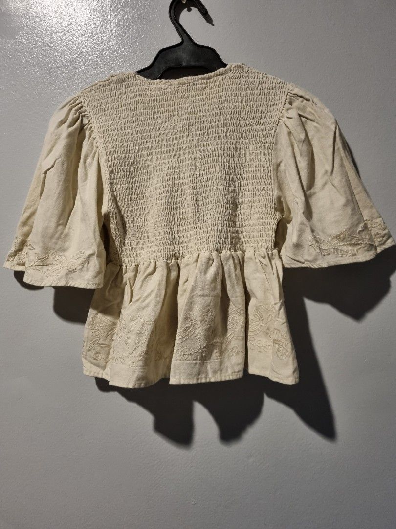 Brach & Brach (Category: Others Tops) located in Cainta. Submitted by annebc (Listing ID 1346029957, Image 2). Description: Size small to medium Color off white, beige Imported brand.