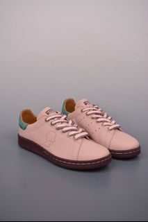 (Category: ) located in . Submitted by khai.uasneakers (Listing ID 1346101032, Image 1). Description: .