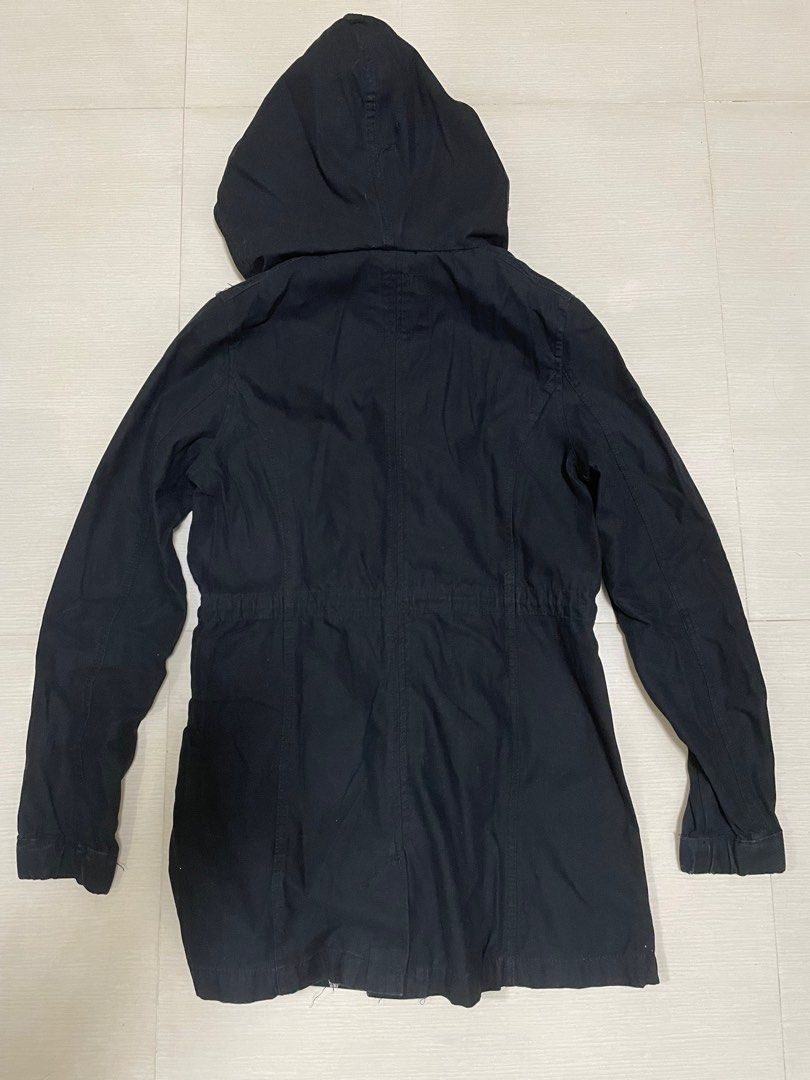 Cotton On Unisex Trench Coat Jacket S (Category: Coats, Jackets and Outerwear) located in Balanga. Submitted by wafflehouse (Listing ID 1346035792, Image 2). Description: Cotton On Unisex Trench Coat Jakcet Small No issues Thick material Never worn outside Not ukay/ no ukay smell Length:30 inches Chest: 18 inches Shoulder: 15 inches Sleeve length: 24 inches.