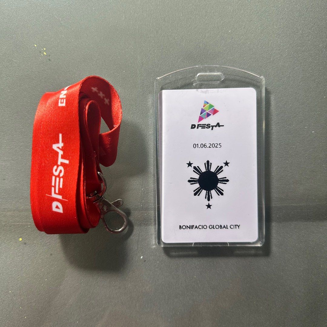 DFesta BGC RPC NCT Jisung (Category: K-Wave Merchandise) located in Pasig City. Submitted by vantaefinds (Listing ID 1345950230, Image 2). Description: - ID Case & Lanyard Included MOP: BPI/GCash MOD: Lalamove/Grab/Angkas/J&T Note: For SDD, buyer will book the courier.