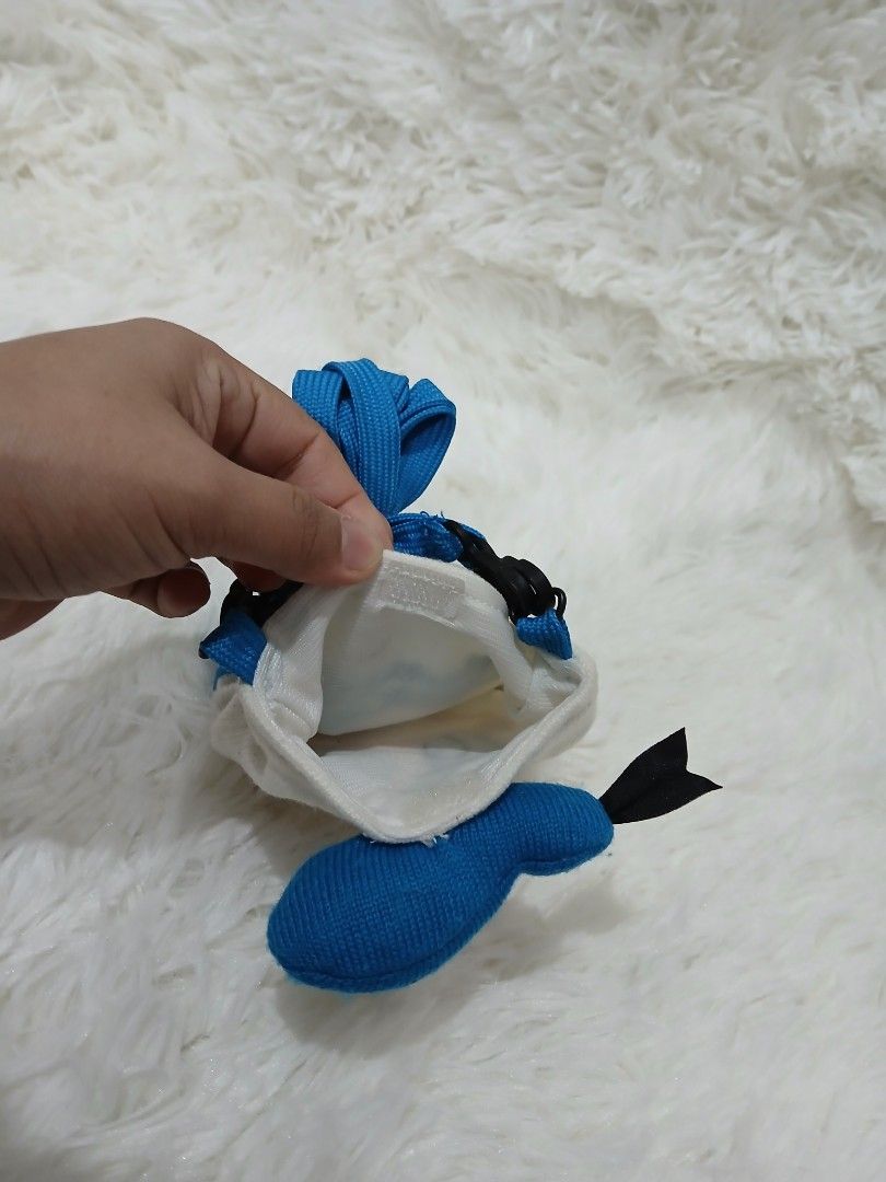Donald Duck sling bag (Category: Carriers & Slings) located in Manila. Submitted by dories12d57986 (Listing ID 1346102973, Image 3). Description: •From Balikbayan box (unused).