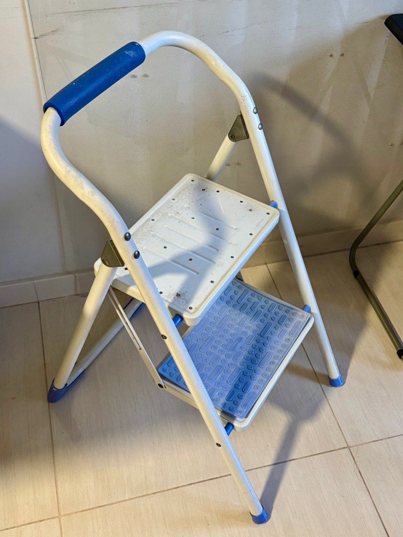 Foldable ladder65073567019906110