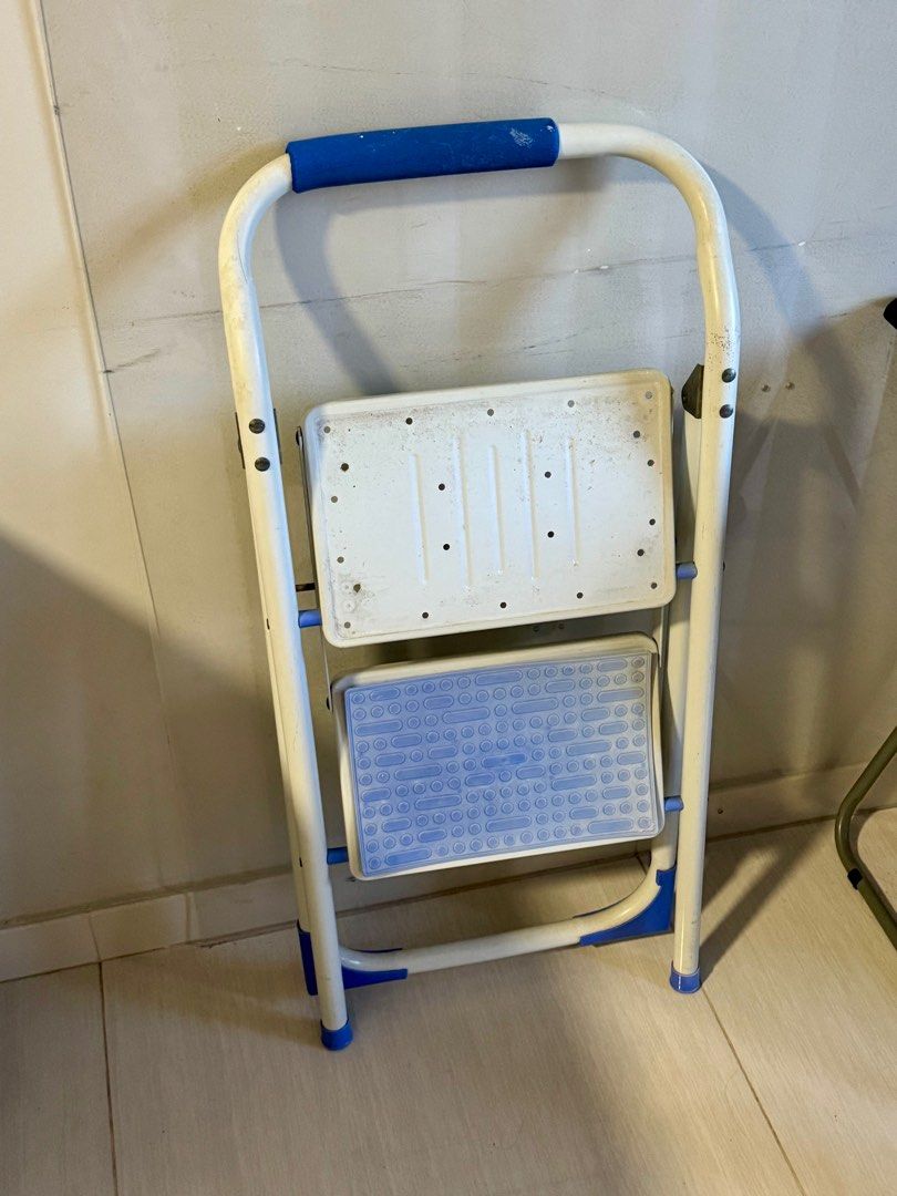 Foldable ladder65073567019906111