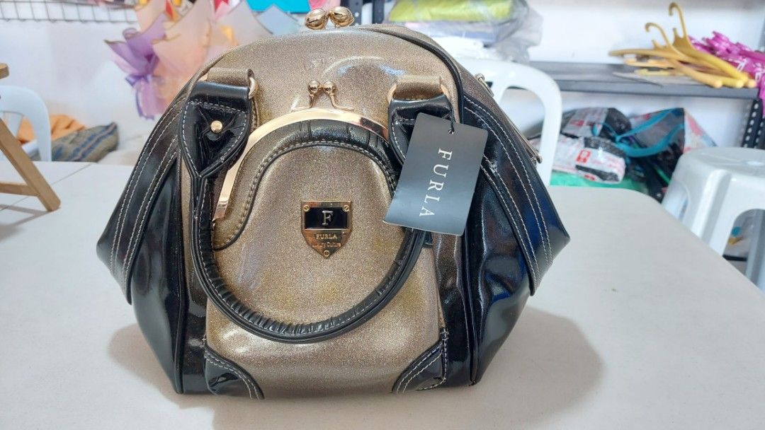 Furla Bag (Category: Luxury Bags & Wallets) located in Batangas. Submitted by kate_1011 (Listing ID 1345943854, Image 1). Description: .