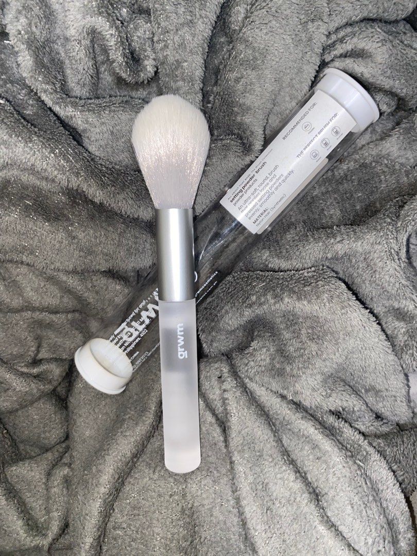 GRWM Cosmetics Setting Powder Brush (Category: Makeup) located in Pasig City. Submitted by 41207 (Listing ID 1345950064, Image 3). Description: bought last december, good as new. washed and stored properly. containers are not included anymore. master blending - ₱200 (SOLD) setting powder - ₱200.