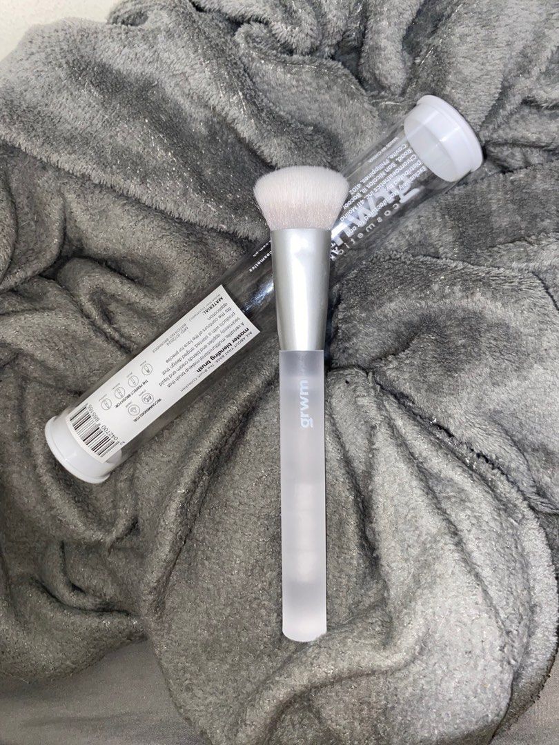 GRWM Cosmetics Setting Powder Brush (Category: Makeup) located in Pasig City. Submitted by 41207 (Listing ID 1345950064, Image 2). Description: bought last december, good as new. washed and stored properly. containers are not included anymore. master blending - ₱200 (SOLD) setting powder - ₱200.