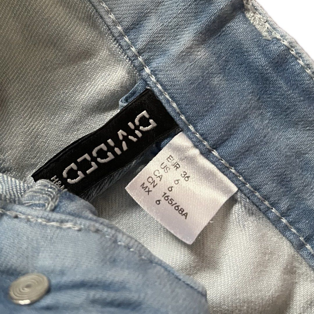 H&M Denim Washed Shorts (Category: Shorts) located in Mandaluyong City. Submitted by ryshe (Listing ID 1345999931, Image 2). Description: EUR 36 US 6 Can fit S-M Womens.