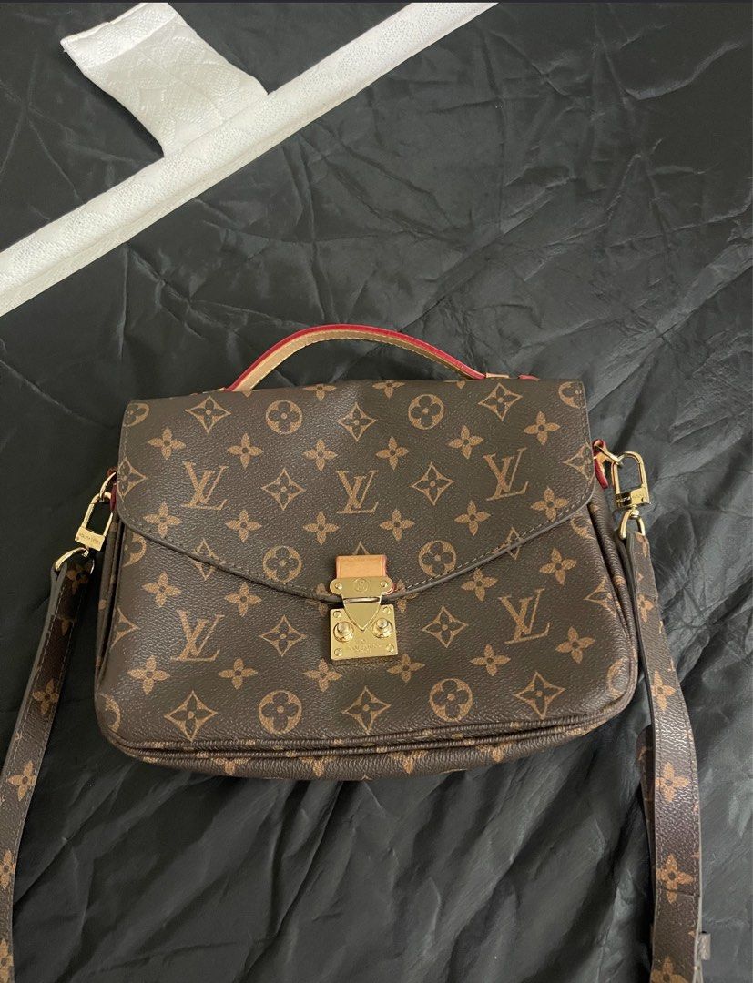 LV Pochette Metis Monogram (Category: Luxury Bags & Wallets) located in Manila. Submitted by aj3luv (Listing ID 1346019555, Image 3). Description: .