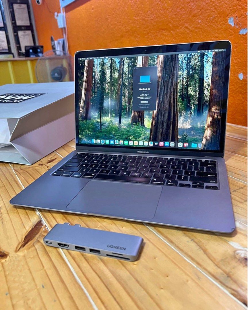 MacBook Pro13-inch, 2020, 256GB, メモリ8GB