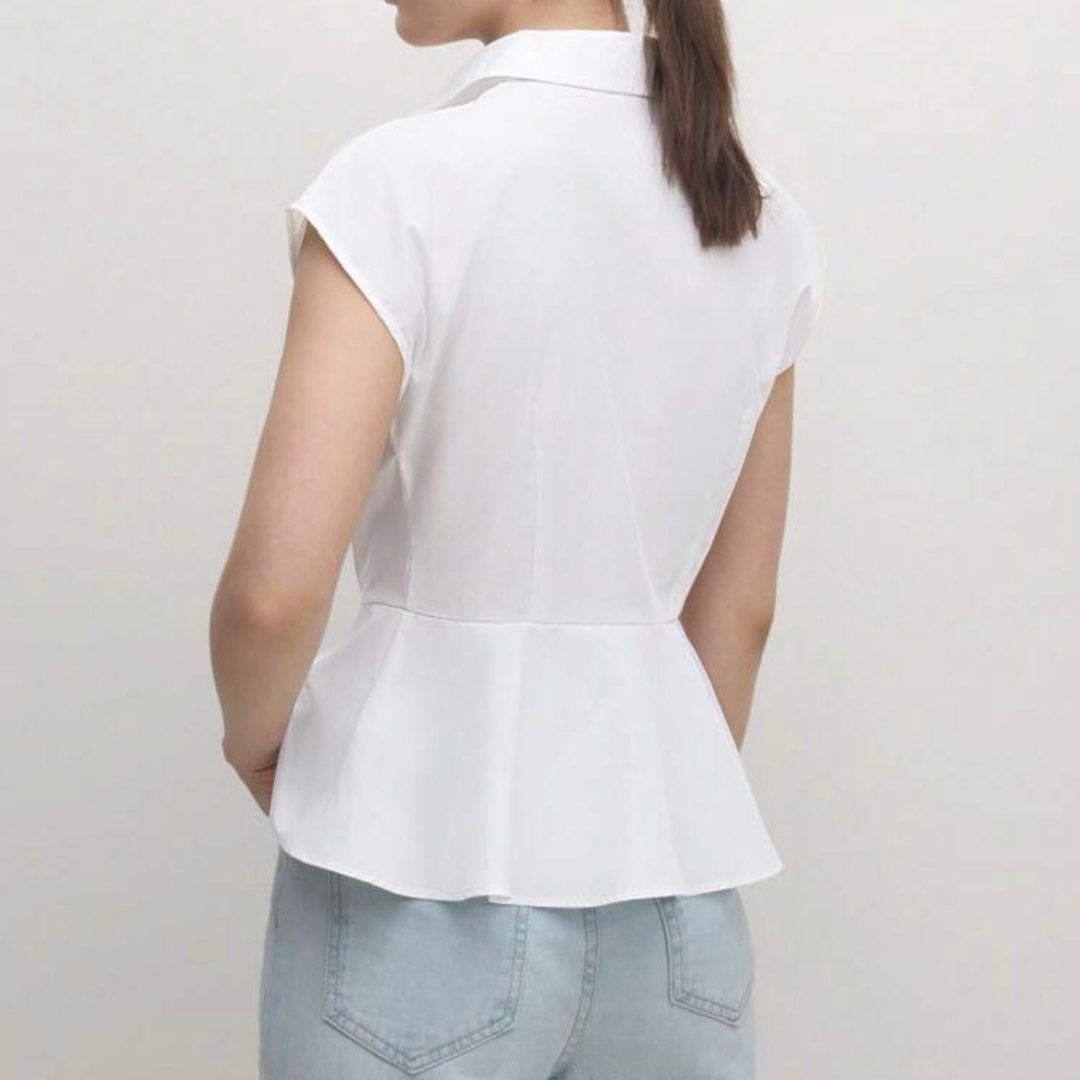 Minimalist Asymmetrical Hem Fashion Spring (Category: Sleeveless) located in Cebu City. Submitted by clothes_jo (Listing ID 1346029603, Image 3). Description: Hem Shaped: Asymmetrical Sleeve Type: Batwing Sleeve Details: Button, Twist, Wrap Sleeve Length: Cap Sleeve Material: Woven Fabric.