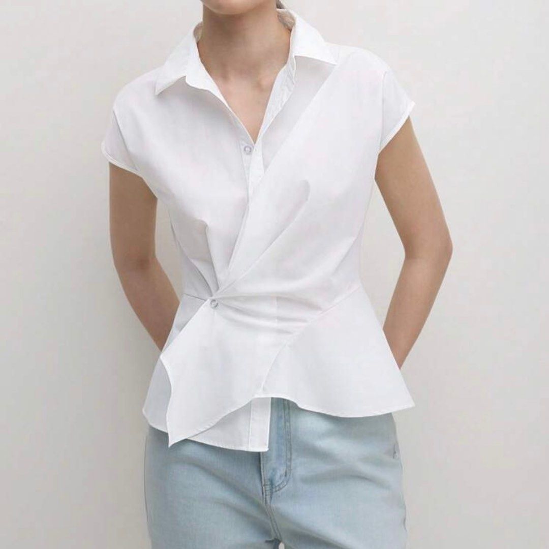 Minimalist Asymmetrical Hem Fashion Spring (Category: Sleeveless) located in Cebu City. Submitted by clothes_jo (Listing ID 1346029603, Image 2). Description: Hem Shaped: Asymmetrical Sleeve Type: Batwing Sleeve Details: Button, Twist, Wrap Sleeve Length: Cap Sleeve Material: Woven Fabric.