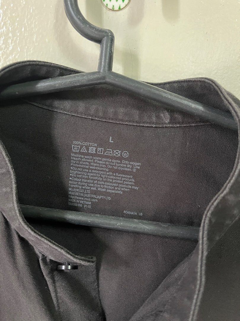 Muji Cotton Washed Buttondown (Category: Formal Shirts) located in Valenzuela. Submitted by cheerios09 (Listing ID 1345975834, Image 3). Description: Size l on tag Oxford Collar Bdo/gcash Shipping starts at 80 via ggx metro manila.