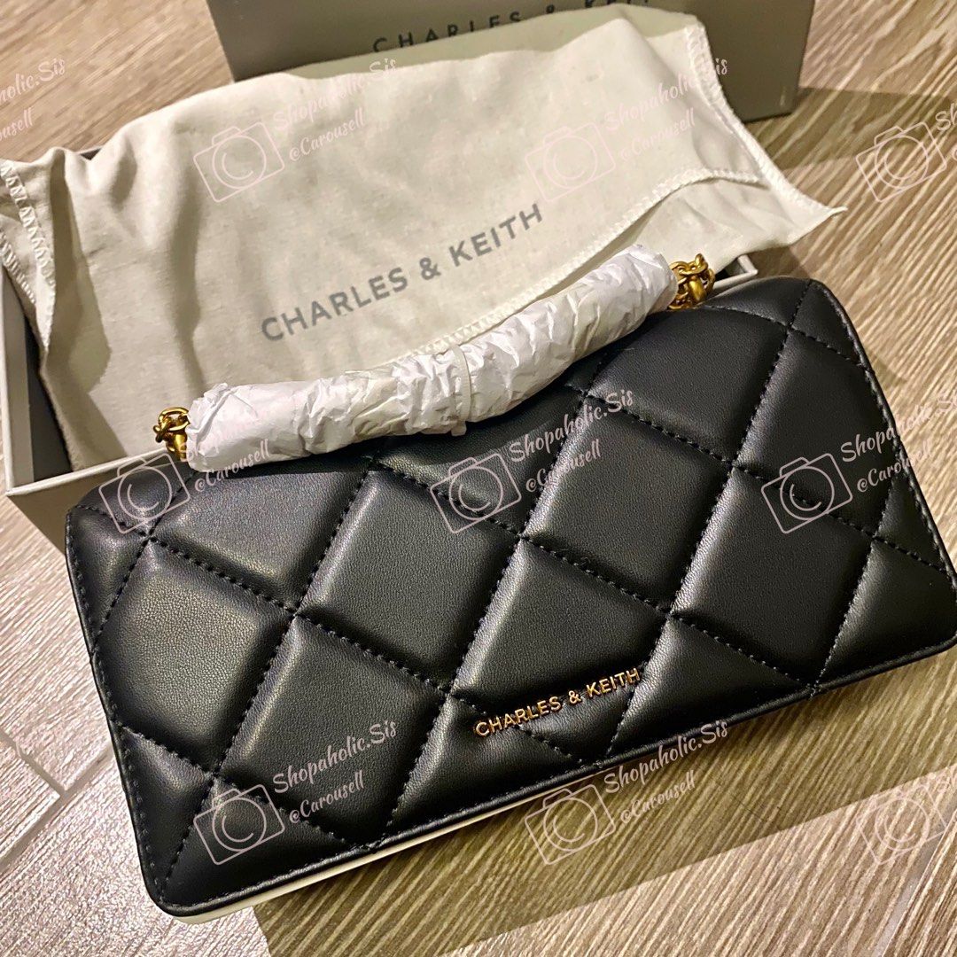 正貨保證👋New Charles&Keith Cross body clutch Long Wallet Chain Shoulder Crossbody Mini Bag Charles & Keith CK Handbag菱格油畫長夾單背斜側孭袋 鏈條單肩包 女裝手拎袋手拿長款銀包Purse Women’s 小ck #Salad Samantha Thavasa Aldo Guess （分類：多用途袋）位於 Hong Kong。 由 shopaholic.sis 提交（商品編號 1346086392，圖片 1）。簡介： 💯 100%正貨｜正品保證 💯 市面仿貨眾多，品質天差地別 只售正貨，堅持品質，懂貨、會看細節的朋友歡迎對比 不與仿品/低價貨比價，品質沒有可比性 誠心購買歡迎咨詢～ 💯Authentic New Brand New with Tag , box & dusty bag Size: 20*9*4cm 。