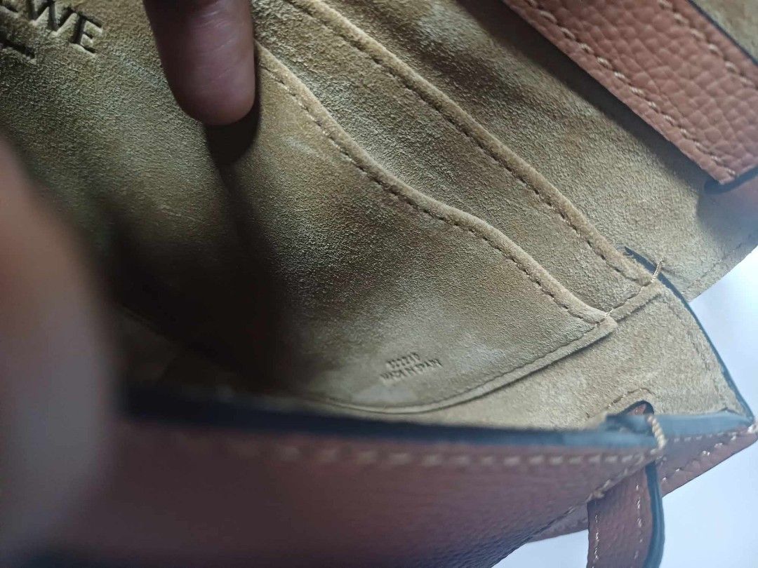 original Loewe mini gate (Category: Luxury Bags & Wallets) located in Norzagaray. Submitted by roseannjoy29800 (Listing ID 1345964653, Image 3). Description: with dust bag like new original loewe mini.