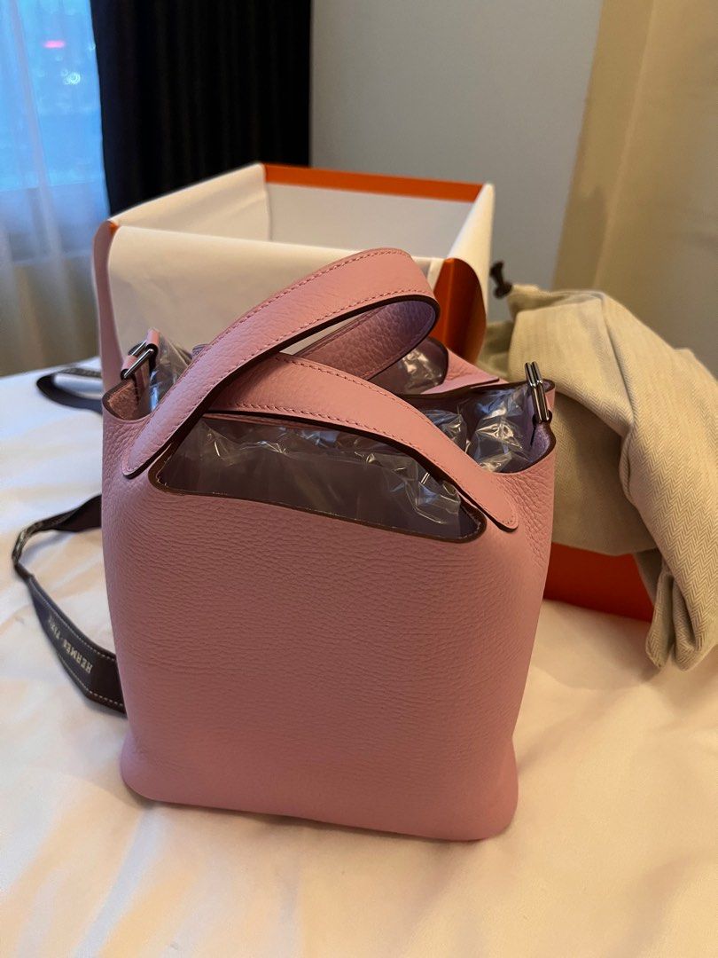 Hermes Picotin 18 (Category: Luxury Bags & Wallets) located in Makati City. Submitted by mnlbeautyboutique (Listing ID 1346011372, Image 1). Description: Brand new Mauve Sylvestre PHW Comes complete 100% guaranteed authentic 2024 purchased.