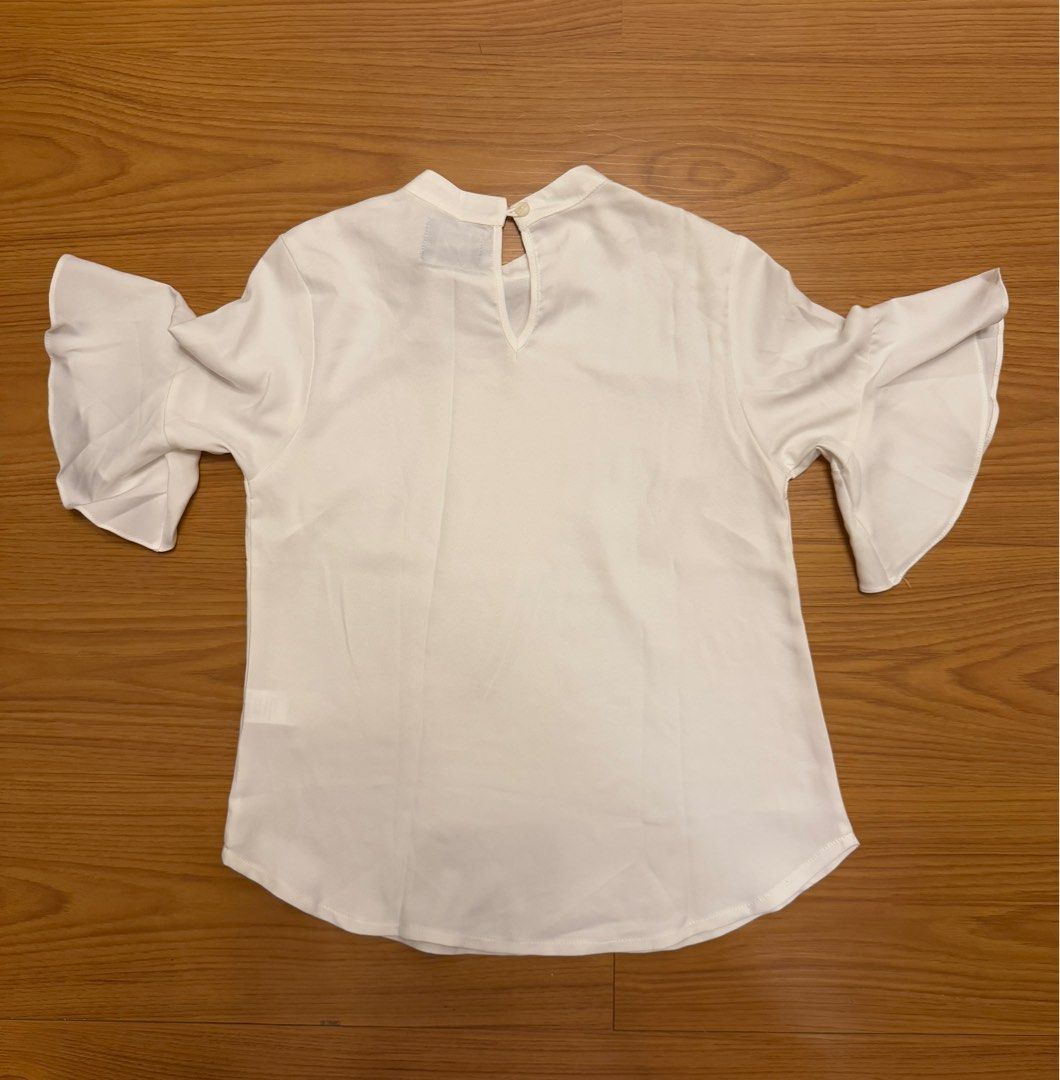 Plains & Prints Top (Category: Blouses) located in Rizal. Submitted by l17873 (Listing ID 1346076168, Image 2). Description: .