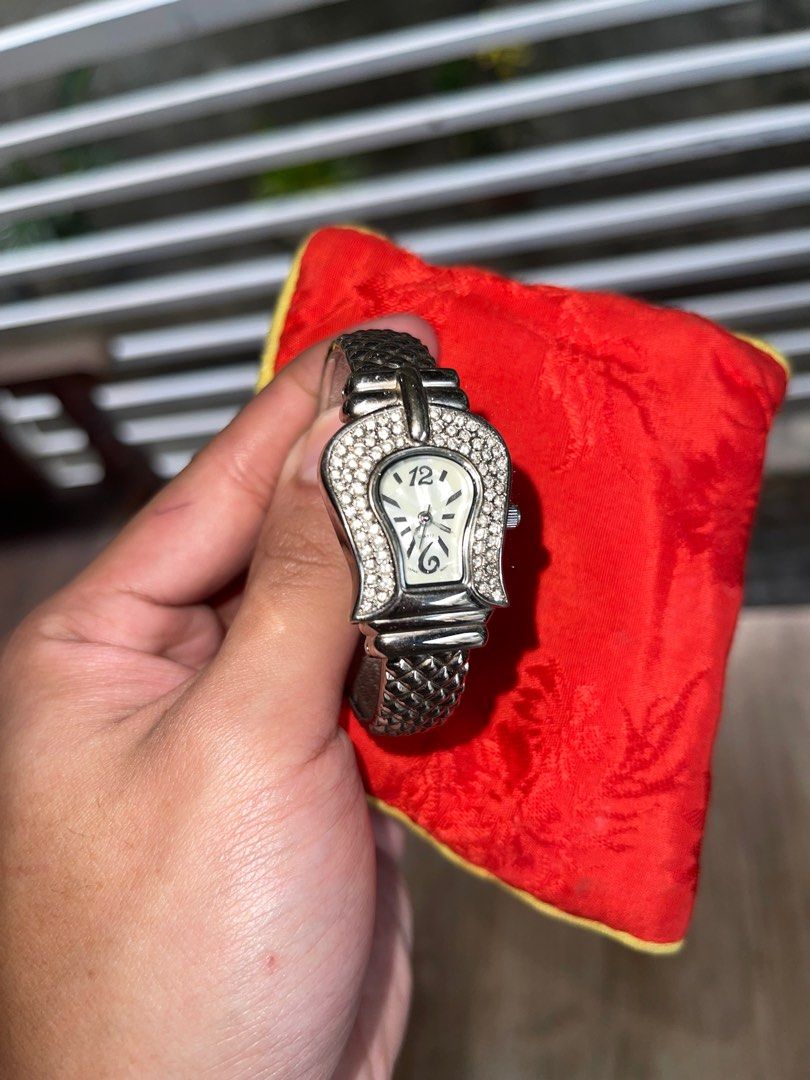 RARE 2011 Avon Rhinestone Embellished Hinged Cuff Watch (Category: Women's Watches) located in Dagupan City. Submitted by fonsomatthy (Listing ID 1345946200, Image 1). Description: 💯 ORIGINAL, RARE 2011 Avon Rhinestone Embellished Hinged Cuff Watch ✅ No major flaws 🧾 MOP is Gcash 🚚 MOD is J&T/LBC ‼️ Negotiable for sure buyer ‼️ 💬PM for queries .