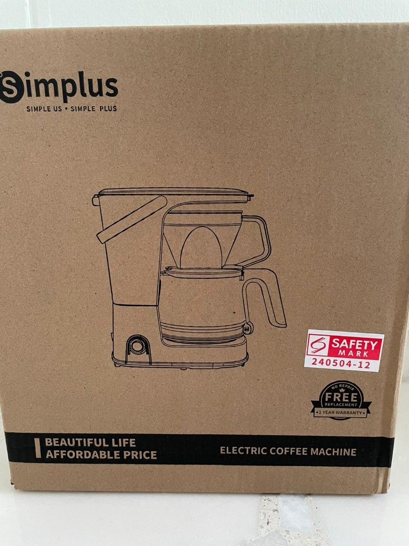 "Simplus"Coffee Machine (Category: Coffee Machines & Makers) located in Singapore. Submitted by ahwang0430 (Listing ID 1346033708, Image 1). Description: not a coffee lover and willing to reeell to coffee lovers, and this is a brand new coffee machine and has not been unboxed yet.