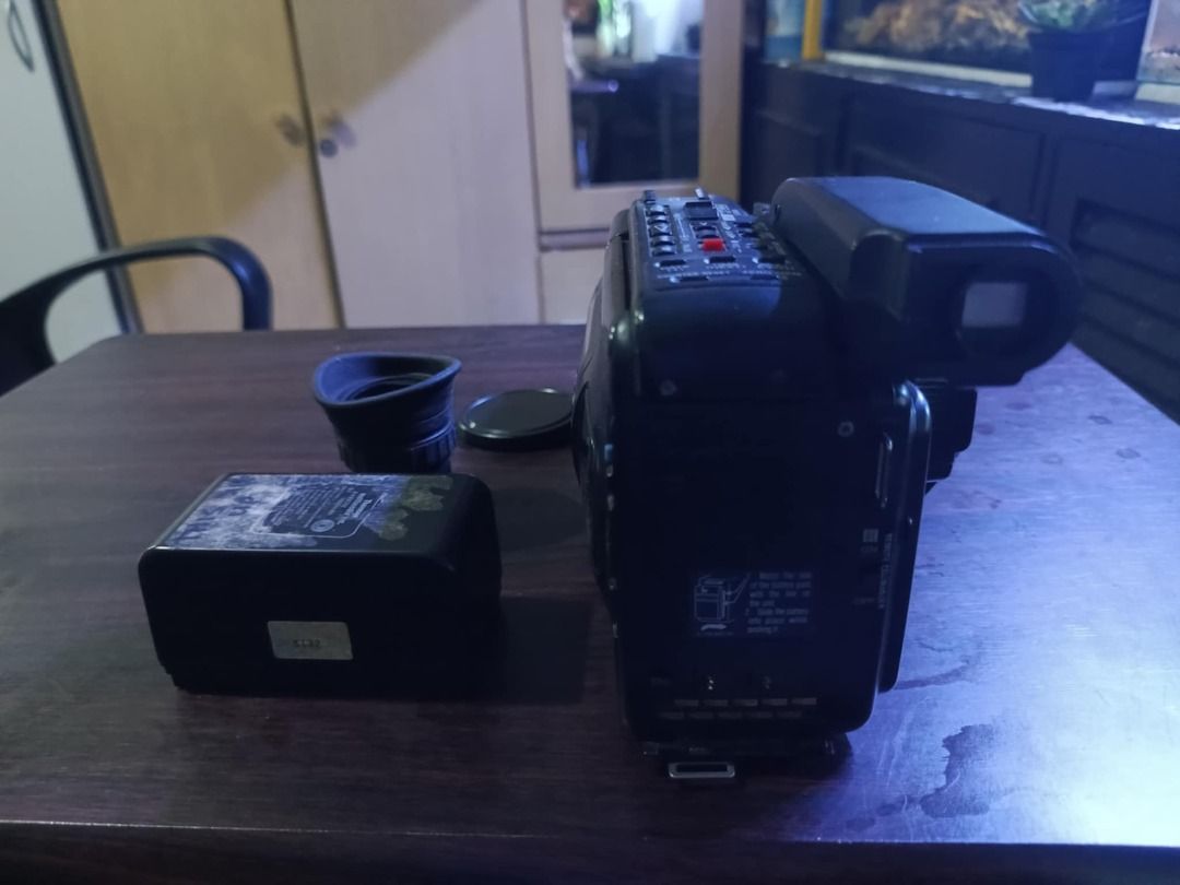 Sonny Video 8 (Category: Cameras) located in Pasig City. Submitted by randomstuffs23 (Listing ID 1345938466, Image 3). Description: Untested matagal na di nagamit wala charger bahala na kau bibili kung gagamitin or for display with battery and bag pick up or lalamove.