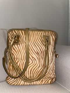 (Category: ) located in . Submitted by baglovers8 (Listing ID 1346088237, Image 1). Description: .