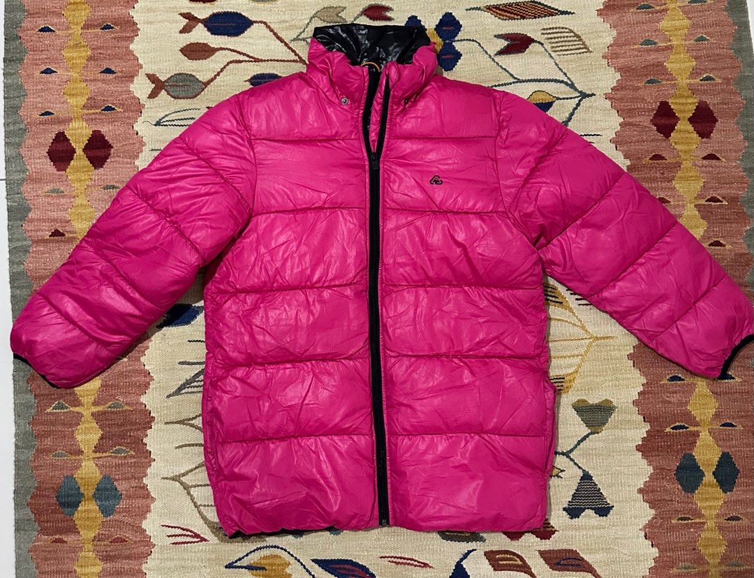 Winter jacket (Category: Babies & Kids Fashion) located in Kajang. Submitted by purplishorange (Listing ID 1346063477, Image 1). Description: Well used, no more hood .