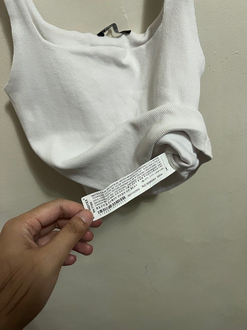 Zara Cropped Ribbed Tank (Category: Sleeveless) located in Valenzuela. Submitted by cheerios09 (Listing ID 1345975191, Image 3). Description: Size s on tag Bdo/gcash Shipping starts at 80 via ggx metro manila.
