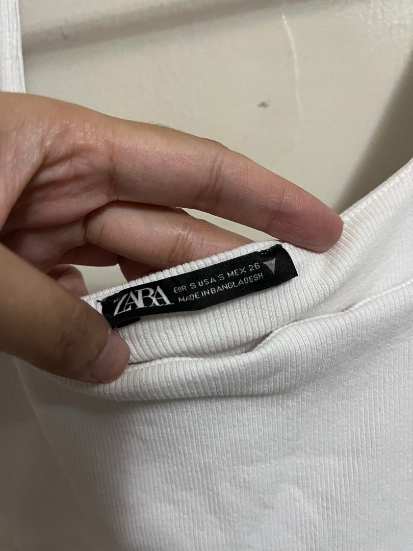 Zara Cropped Ribbed Tank (Category: Sleeveless) located in Valenzuela. Submitted by cheerios09 (Listing ID 1345975191, Image 2). Description: Size s on tag Bdo/gcash Shipping starts at 80 via ggx metro manila.