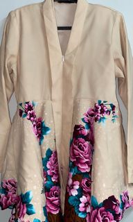 (Category: ) located in . Submitted by wardrobedaisy (Listing ID 1346129676, Image 1). Description: .