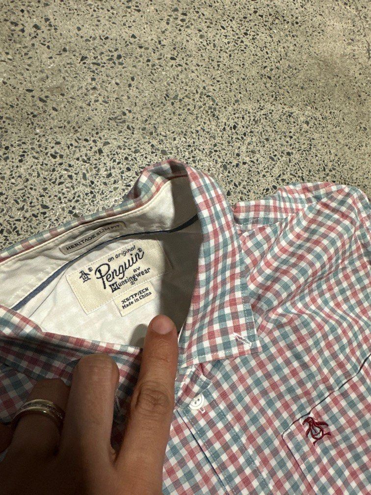 Authentic Penguin Long Sleeves XS (Category: Tshirts & Polo Shirts ) located in Pasig City. Submitted by mrdecluttering_ph (Listing ID 1346223402, Image 2). Description: Authentic Penguin Long Sleeves Checkered Xs Shipping fee c/o buyer Slightly negotiable Rfs decluttering .