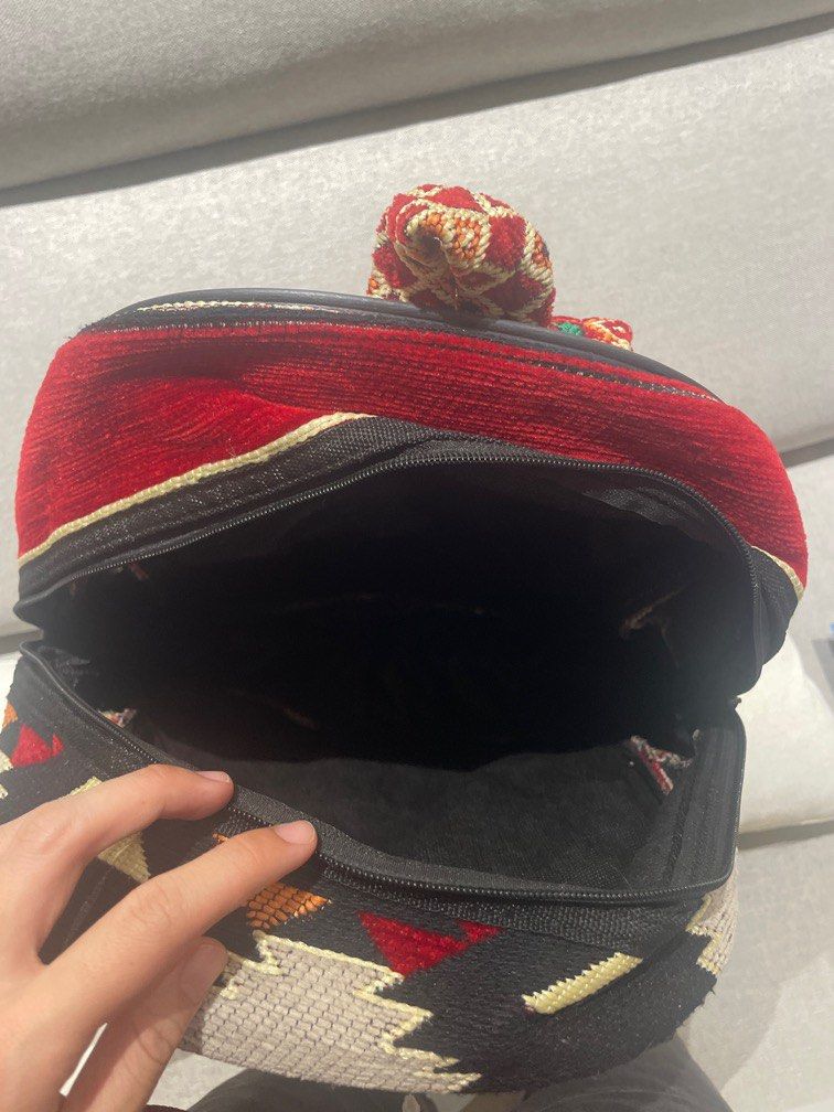 Backpack (Category: Backpacks) located in Singapore. Submitted by buibui0708 (Listing ID 1346238685, Image 3). Description: No brand .. Bought from turkey .