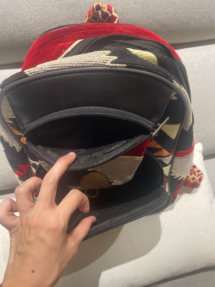 Backpack (Category: Backpacks) located in Singapore. Submitted by buibui0708 (Listing ID 1346238685, Image 4). Description: No brand .. Bought from turkey .