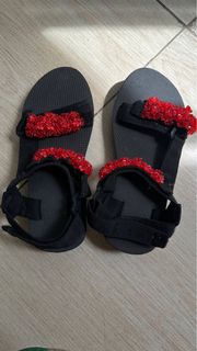 (Kategori: ) berada di . Dikirim oleh closet_capsule (ID iklan 1346190425, Gambar 1). Deskripsi: .