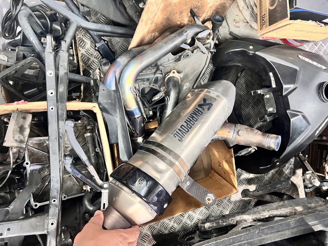 BMW Hp4 S1000RR exhaust full system 2014 cylinder head cylinder block ...