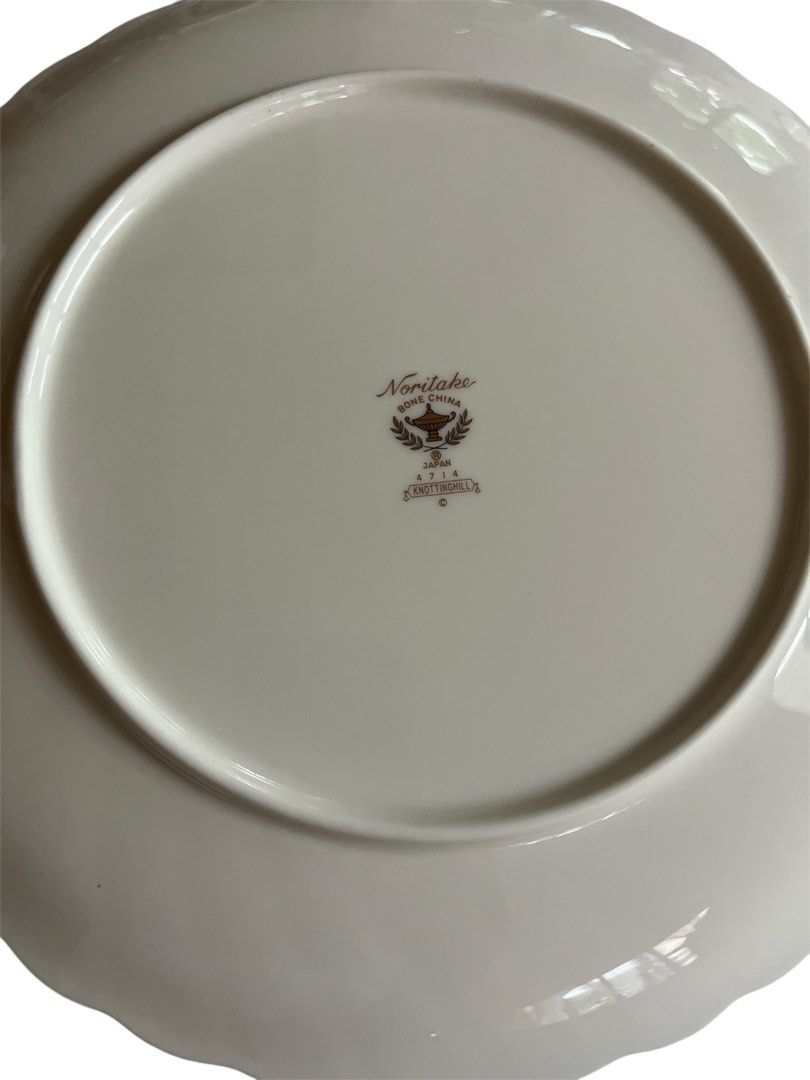 BN w/ box Noritake serving plate (Category: Dinnerware & Cutlery) located in Silay City. Submitted by royal_salisbury.0215 (Listing ID 1346145436, Image 3). Description: Very beautiful and classy, vibtage style Noritake serving plate Comes with the original box. Pm us for inquiries. .