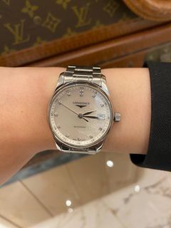(Category: ) located in . Submitted by redrabbitluxury_singpore (Listing ID 1346144192, Image 1). Description: .