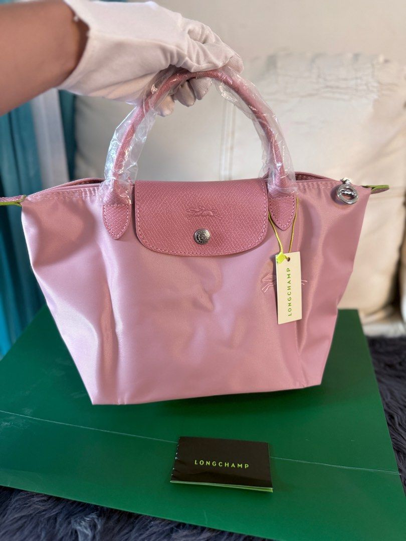 Brandnew Long Champ Tote Bag Medium Size (Category: Tote Bags) located in Cavite. Submitted by nigella02 (Listing ID 1346160957, Image 2). Description: Brandnew Original Longchamp Hand Tote Bag Guaranteed original from USA. Color Petal Pink Size: Medium Comes with paperbag and booklet. Payment mode are Gcash/Maya/BPI or local remittances .