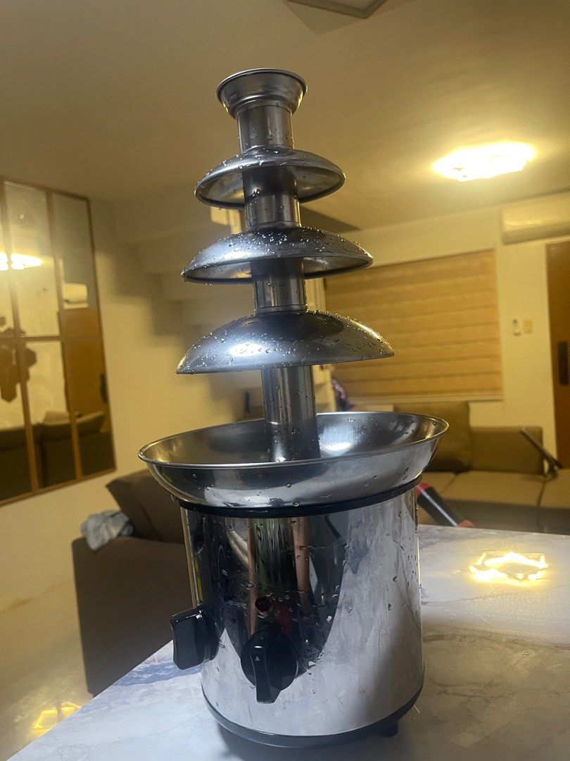 chocolate fountain (Category: Other Kitchen Appliances) located in San Fernando. Submitted by azi241 (Listing ID 1346167446, Image 2). Description: chocolate fountain used Twice No issues.