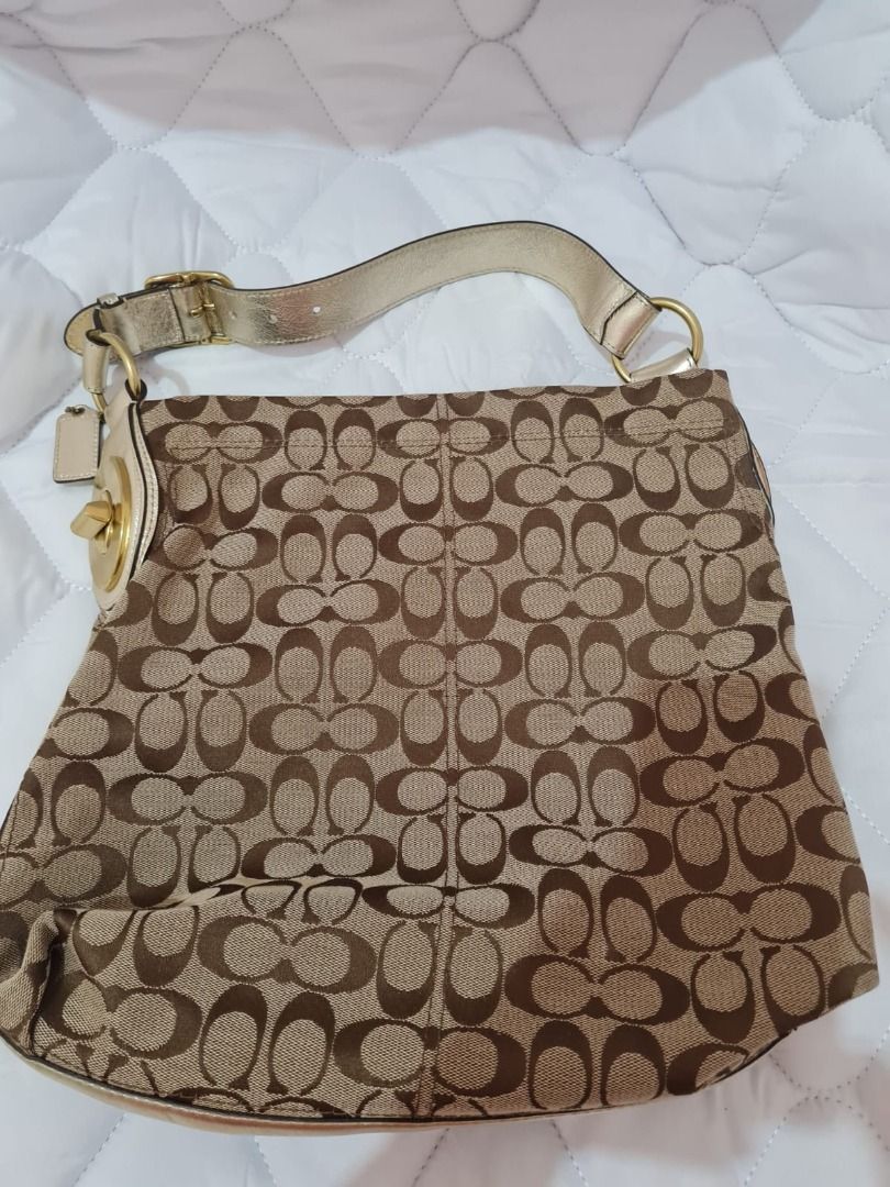 Coach Tas Wanita Tali Gold Original USA No Dust Bag (Bekas) (Kategori: Tas & Dompet) berada di Surabaya. Dikirim oleh yanwarhengky33 (ID iklan 1346175675, Gambar 2). Deskripsi: HANYA BISA DIAMBIL DI TEMPAT. LOKASI DI SURABAYA BARAT. Coach tas wanita tali gold original USA no dust bag bekas..