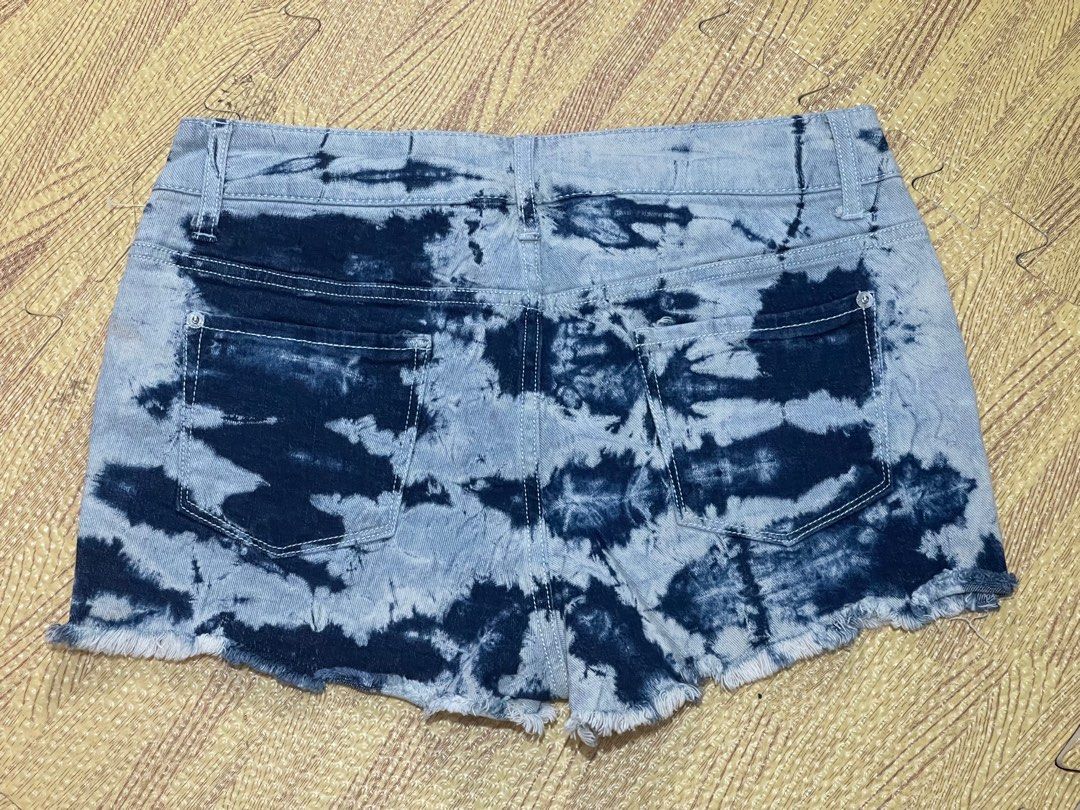 Denim Shorts No Boundaries Size 13 (Category: Shorts) located in Cebu City. Submitted by balikbayanboxitems (Listing ID 1346183488, Image 2). Description: .