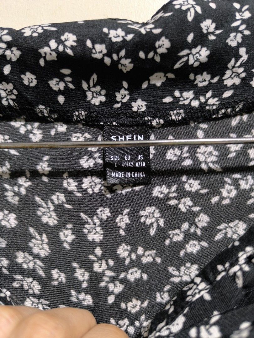 Floral rutched skirt (Category: Skirts) located in Bacoor. Submitted by khaleesi03 (Listing ID 1346168139, Image 2). Description: •used once •I only accept gcash •Df shouldered by buyer.
