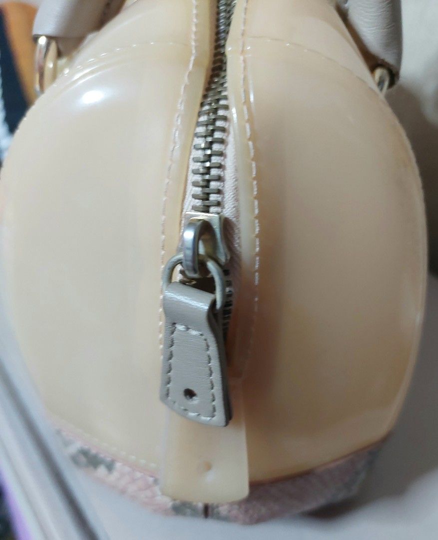 Furla Bag (Category: Luxury Bags & Wallets) located in Quezon City. Submitted by ayctata08 (Listing ID 1346242115, Image 3). Description: No inclusions.