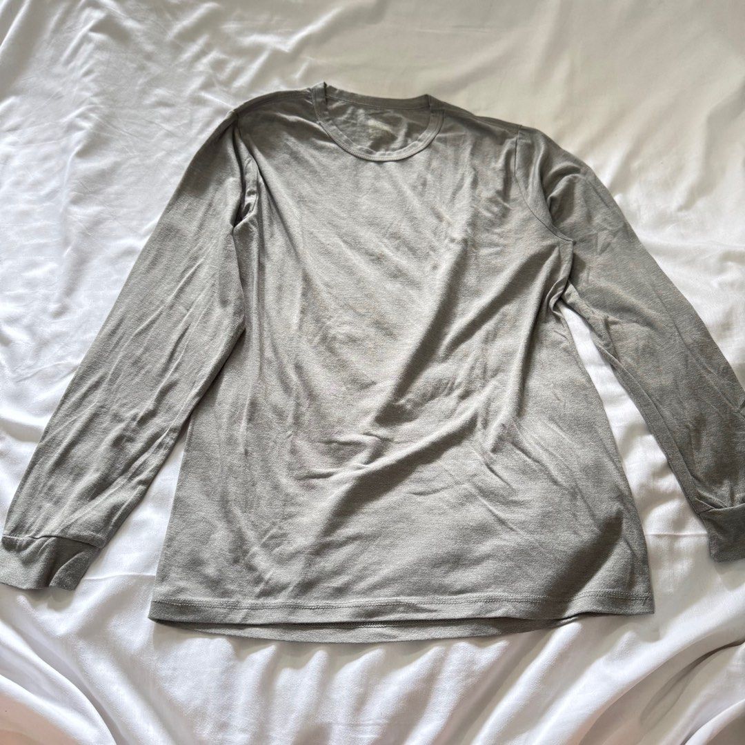gray long sleeves crewneck shirt (Category: Longsleeves) located in Antipolo. Submitted by bananadeclutter (Listing ID 1346159286, Image 1). Description: .